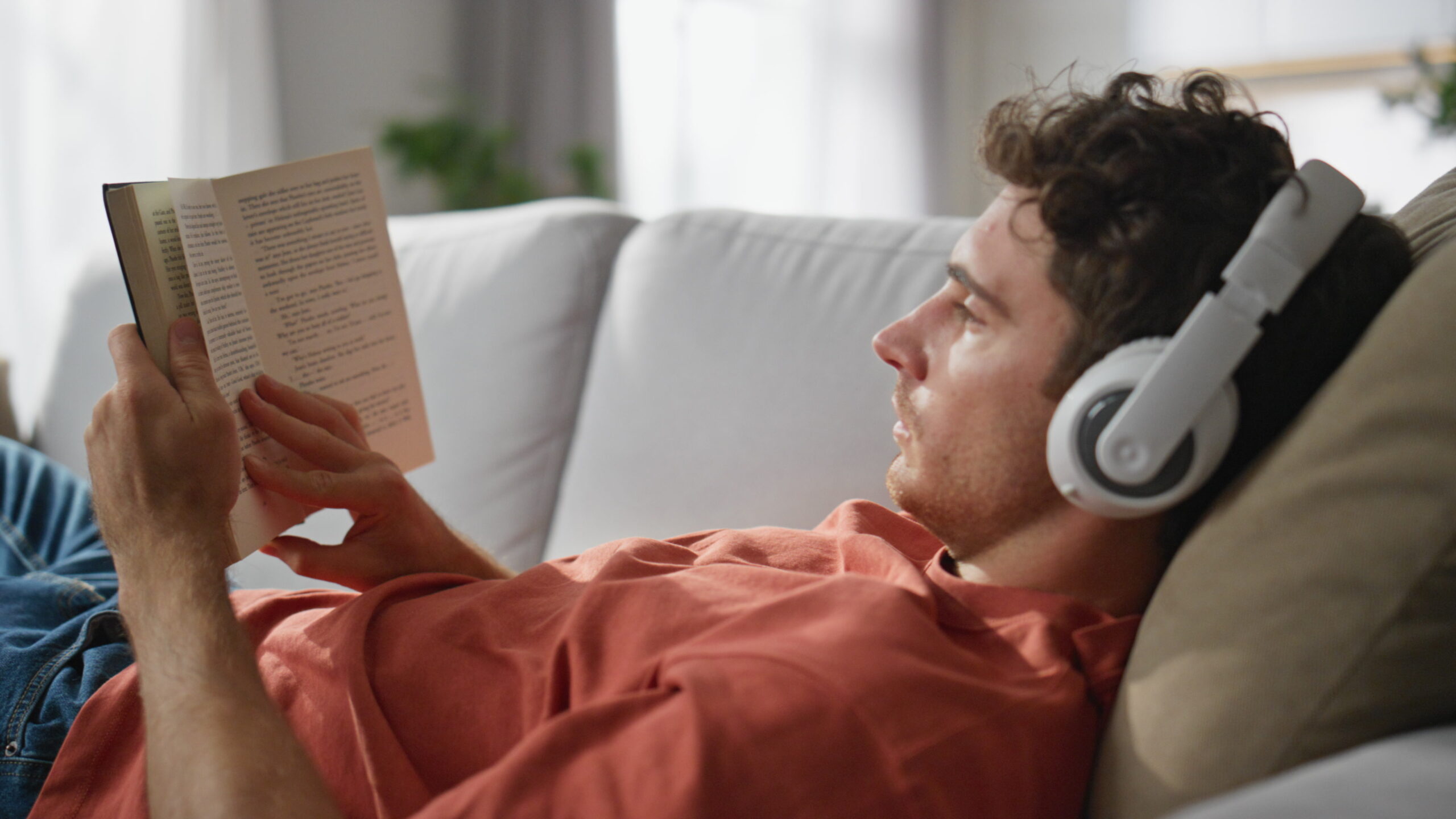 How to Listen to Audiobooks